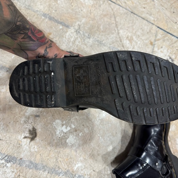 Dr. Martens slightly worn motorcycle Chelsea boot 9.5 - Picture 4 of 8